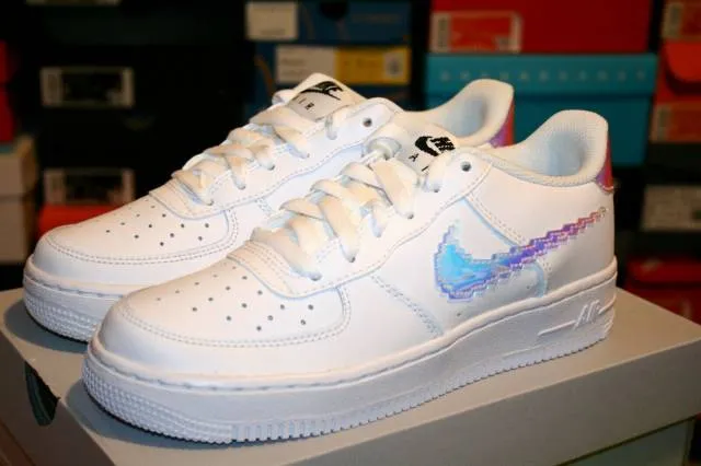 AUTHENTIC NIKE AIR FORCE 1 White Iridescent Pixel CW1577...