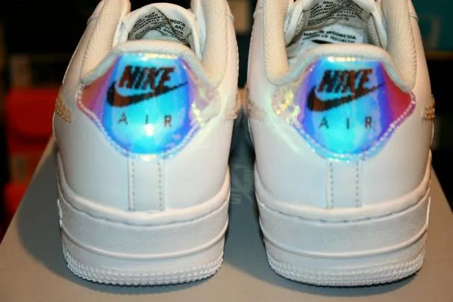 AUTHENTIC NIKE AIR FORCE 1 White Iridescent Pixel CW1577...