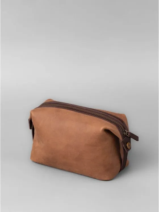 Hawksdale Leather Wash Bag in Brown