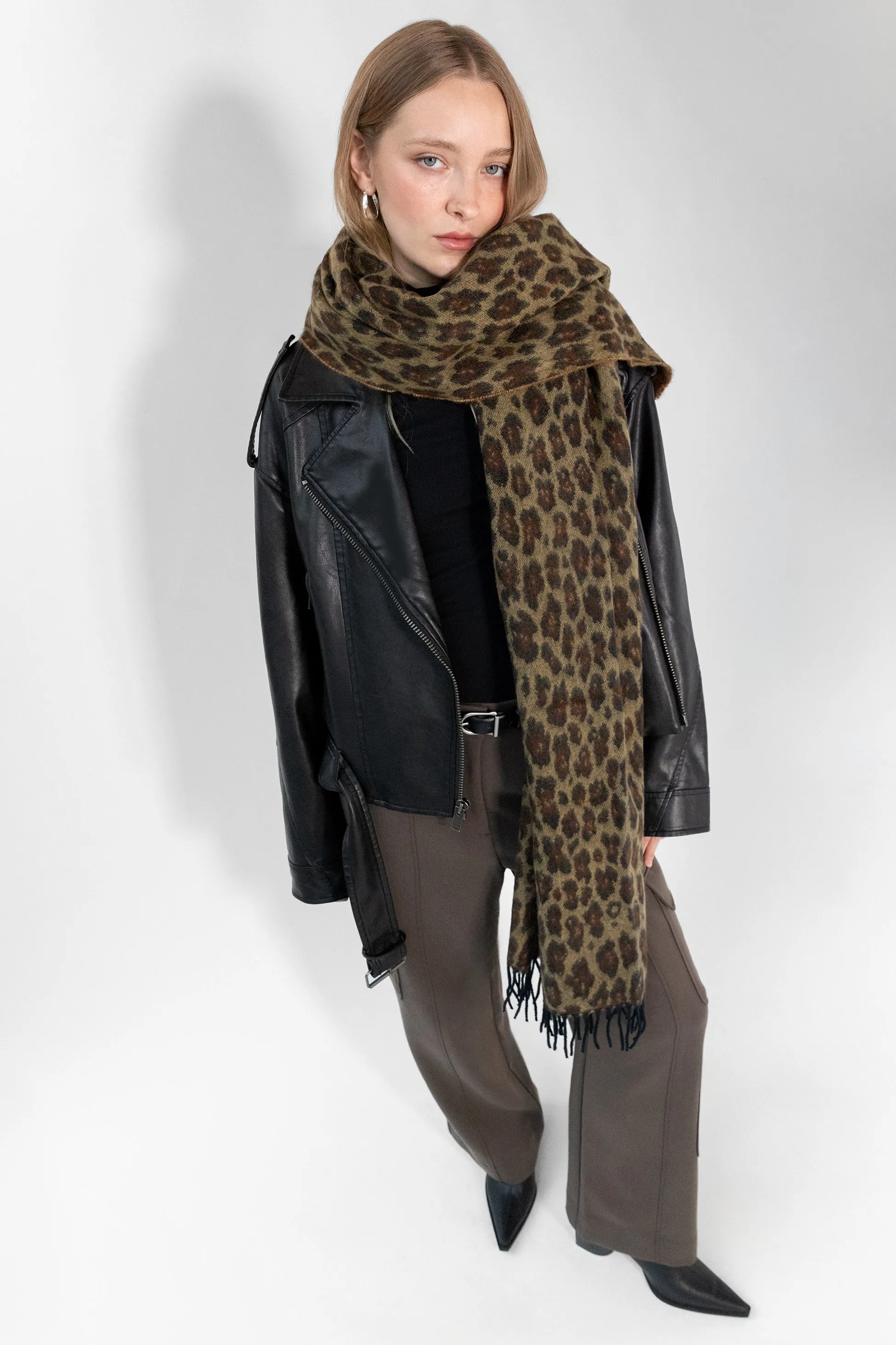 LEOPARD PRINT SCARF