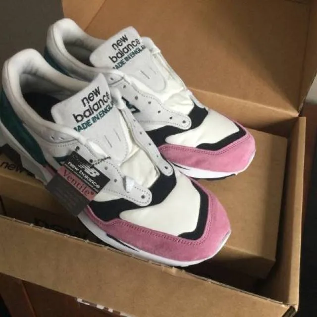 New balance flamingo