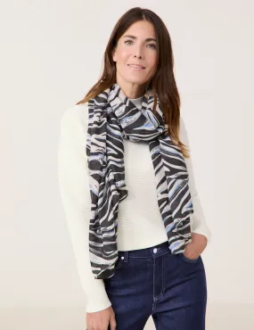 Sustainable scarf with an all-over pattern