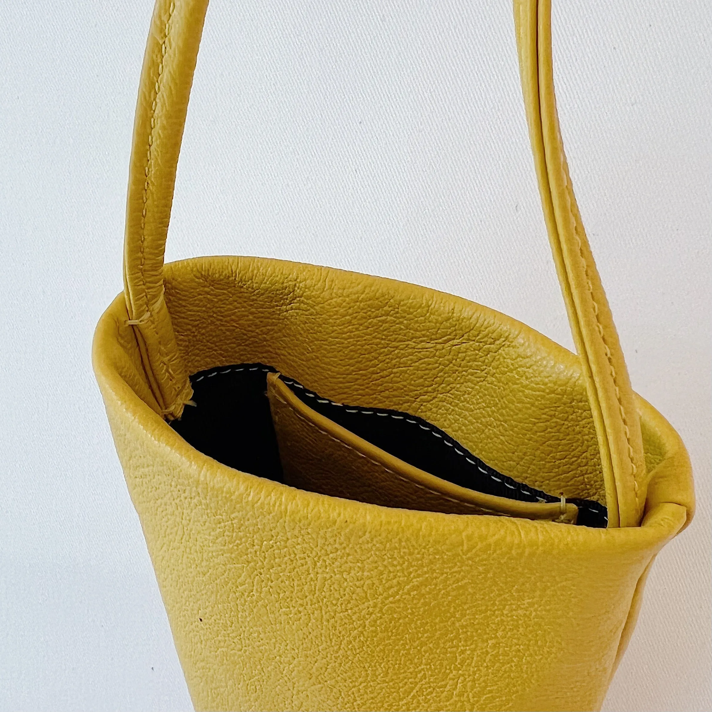 Sven | Small Leather Bag in Sunflower